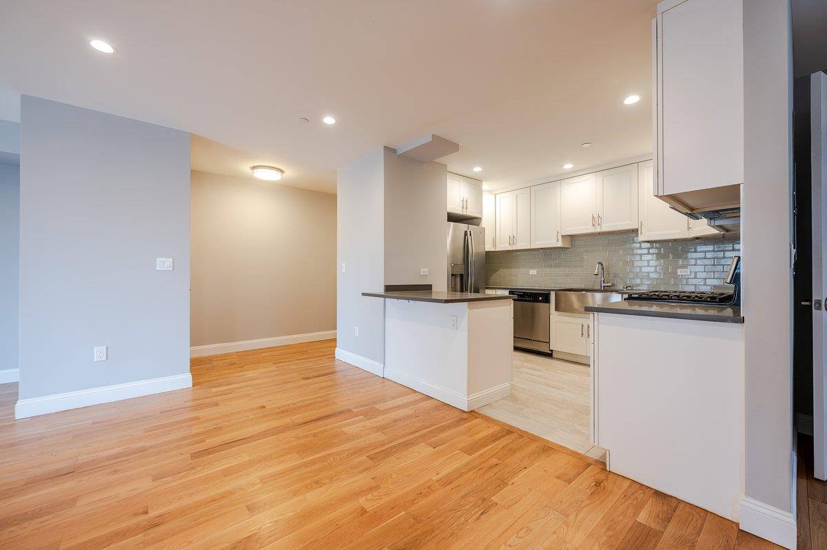 #13 photo, 661 W Broadway, Long Beach , NY 11561