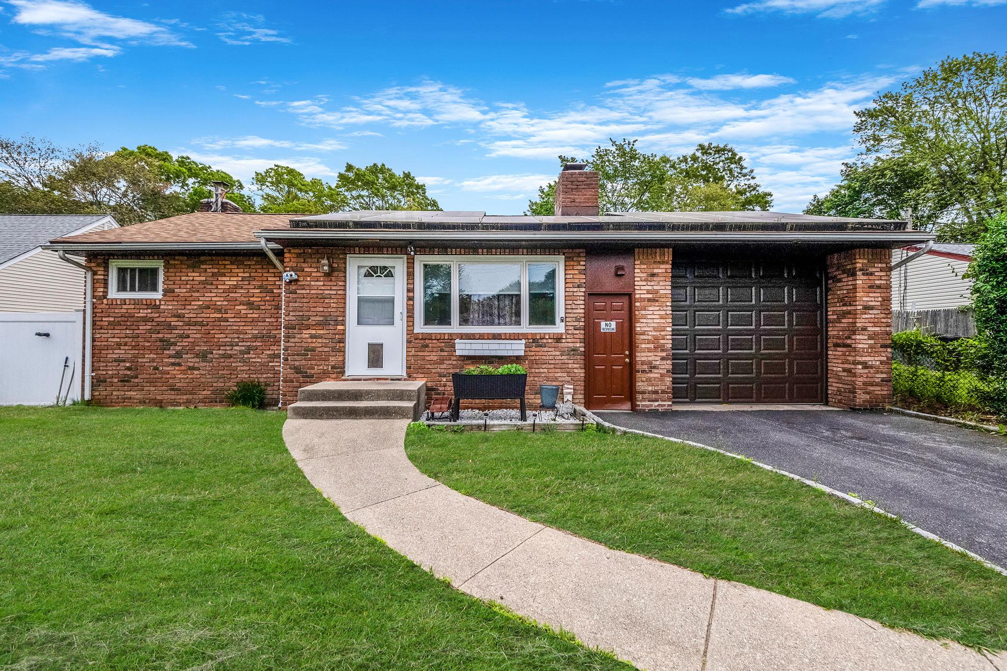 #1 photo, 1129 Bay Shore Avenue, 東長島 海湾 Bay Shore , NY 11706