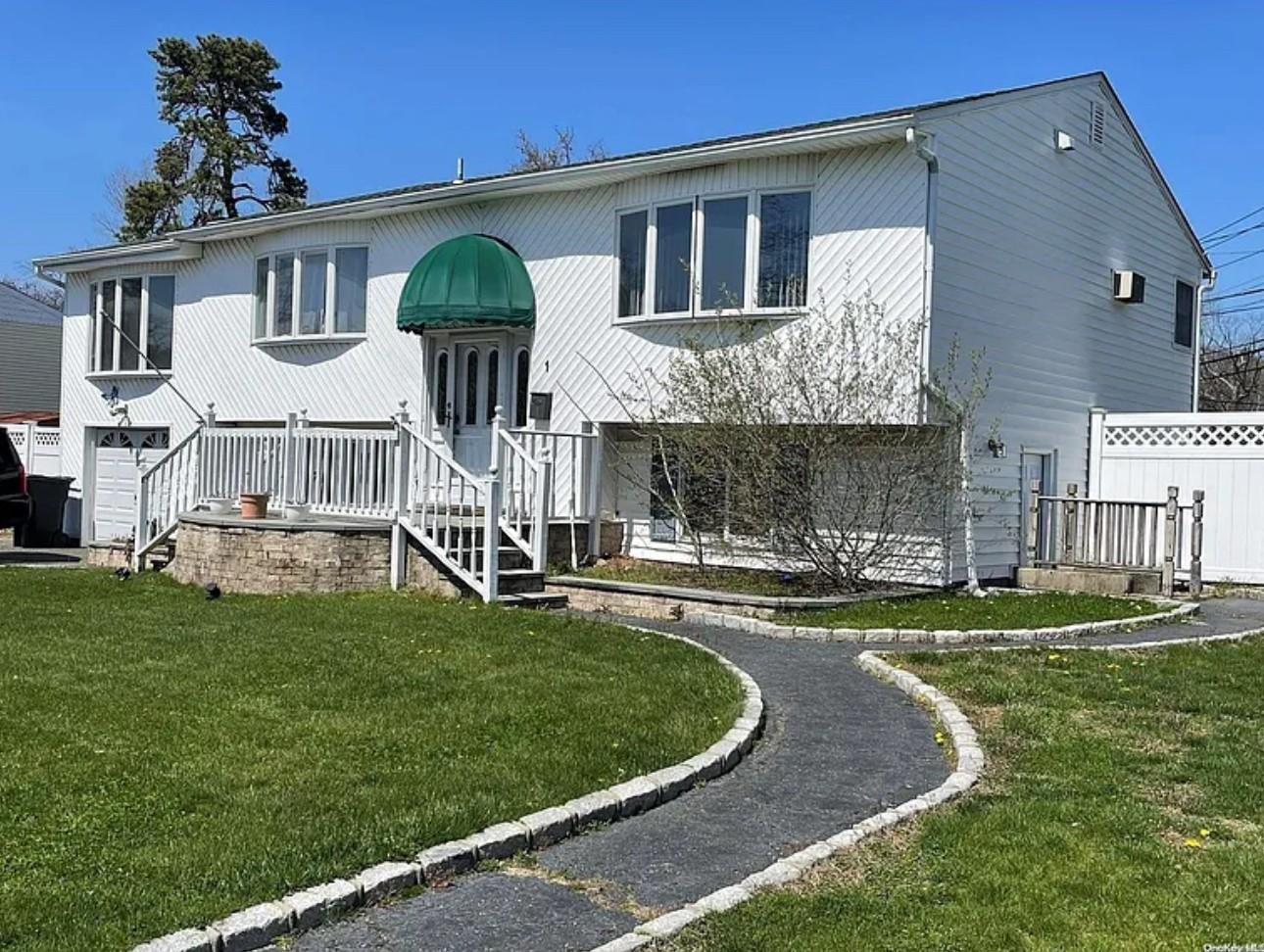 #1 photo, 1 Winthrop Street, Islip , NY 11751