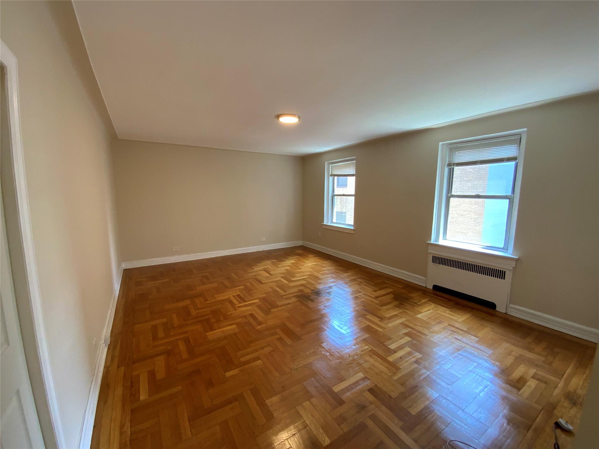 #4 photo, 1 S Broadway, White Plains , NY 10601