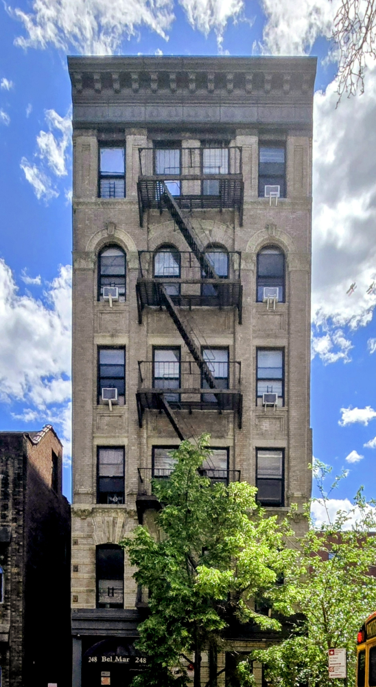 #11 photo, 248 E 3RD Street, マンハッタン East Village , NY 10009