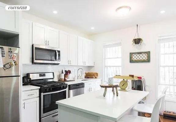 #1 photo, 110 LINWOOD Street, 布鲁克林 East New York , NY 11208