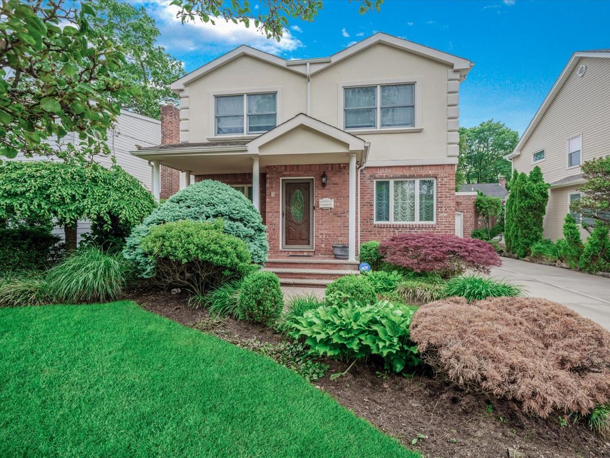 #1 photo, 18 Ashland Avenue, New Hyde Park , NY 11040