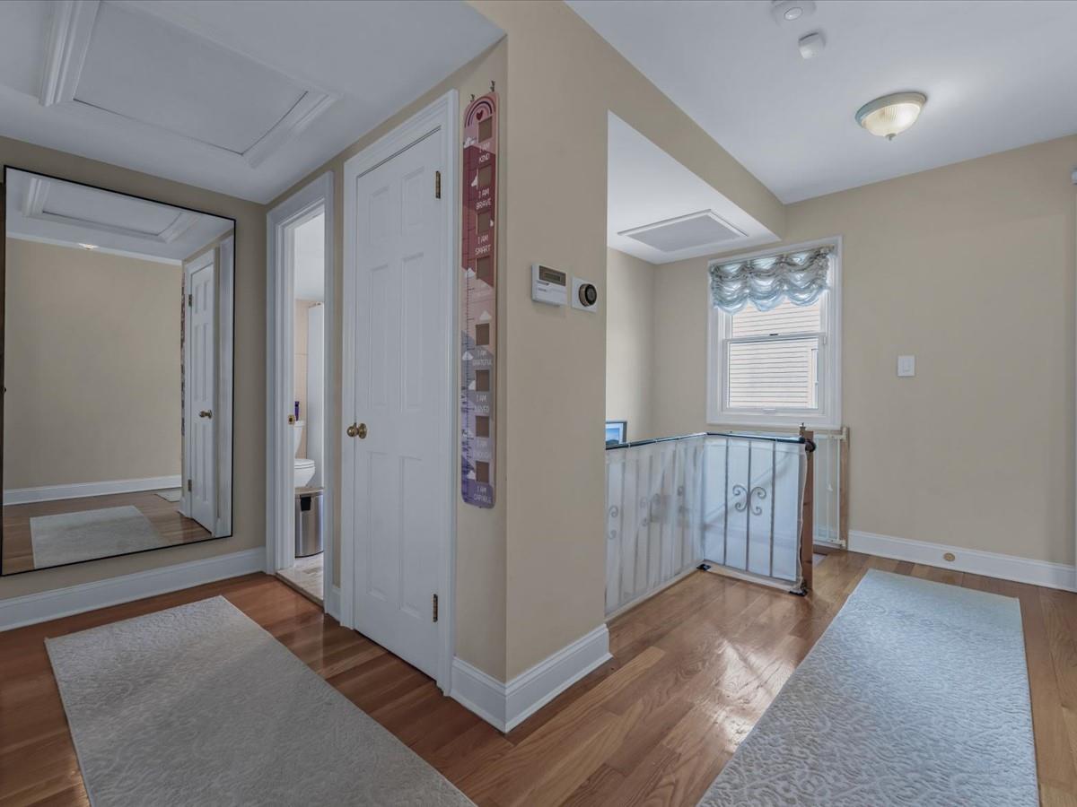 #8 photo, 18 Ashland Avenue, New Hyde Park , NY 11040