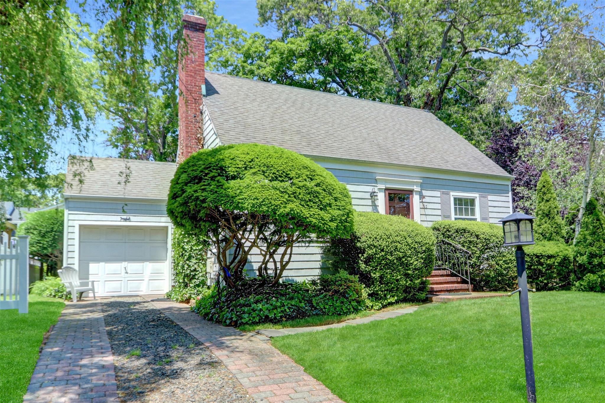 #1 photo, 195 Loines Avenue, Merrick , NY 11566