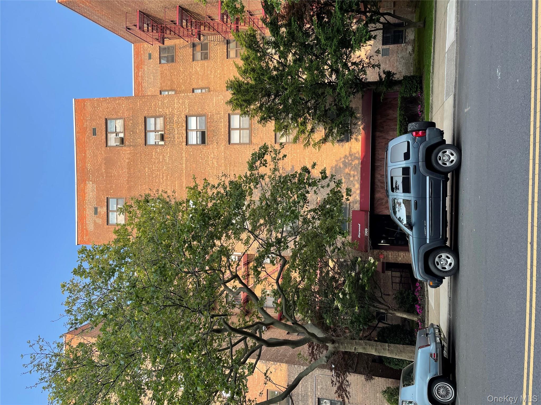 #11 photo, 29-09 137 Street, クイーンズ区 Flushing , NY 11354