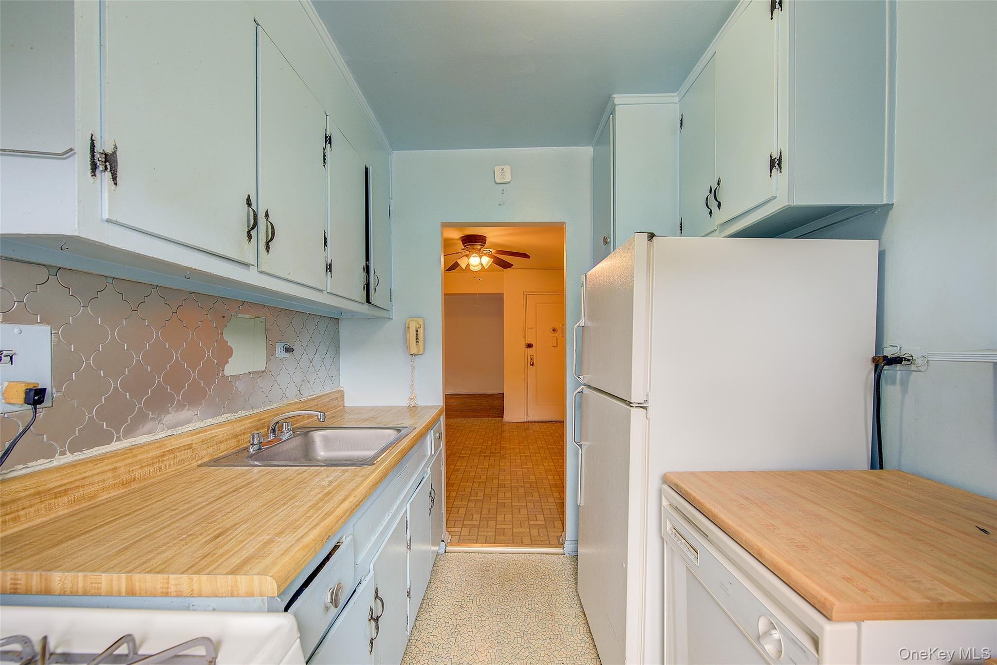 #12 photo, 32-43 91 Street, クイーンズ区 East Elmhurst , NY 11369