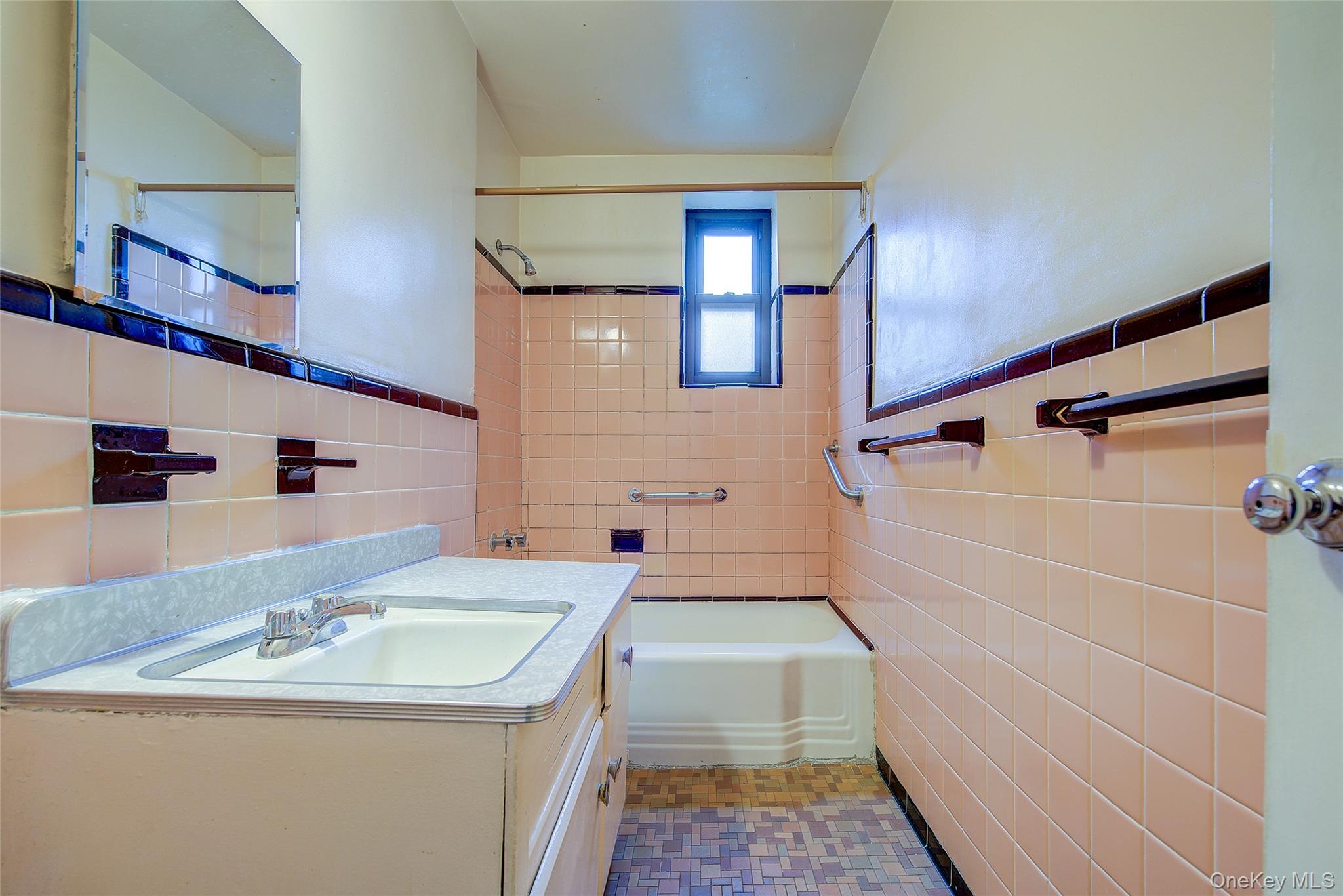 #14 photo, 32-43 91 Street, クイーンズ区 East Elmhurst , NY 11369