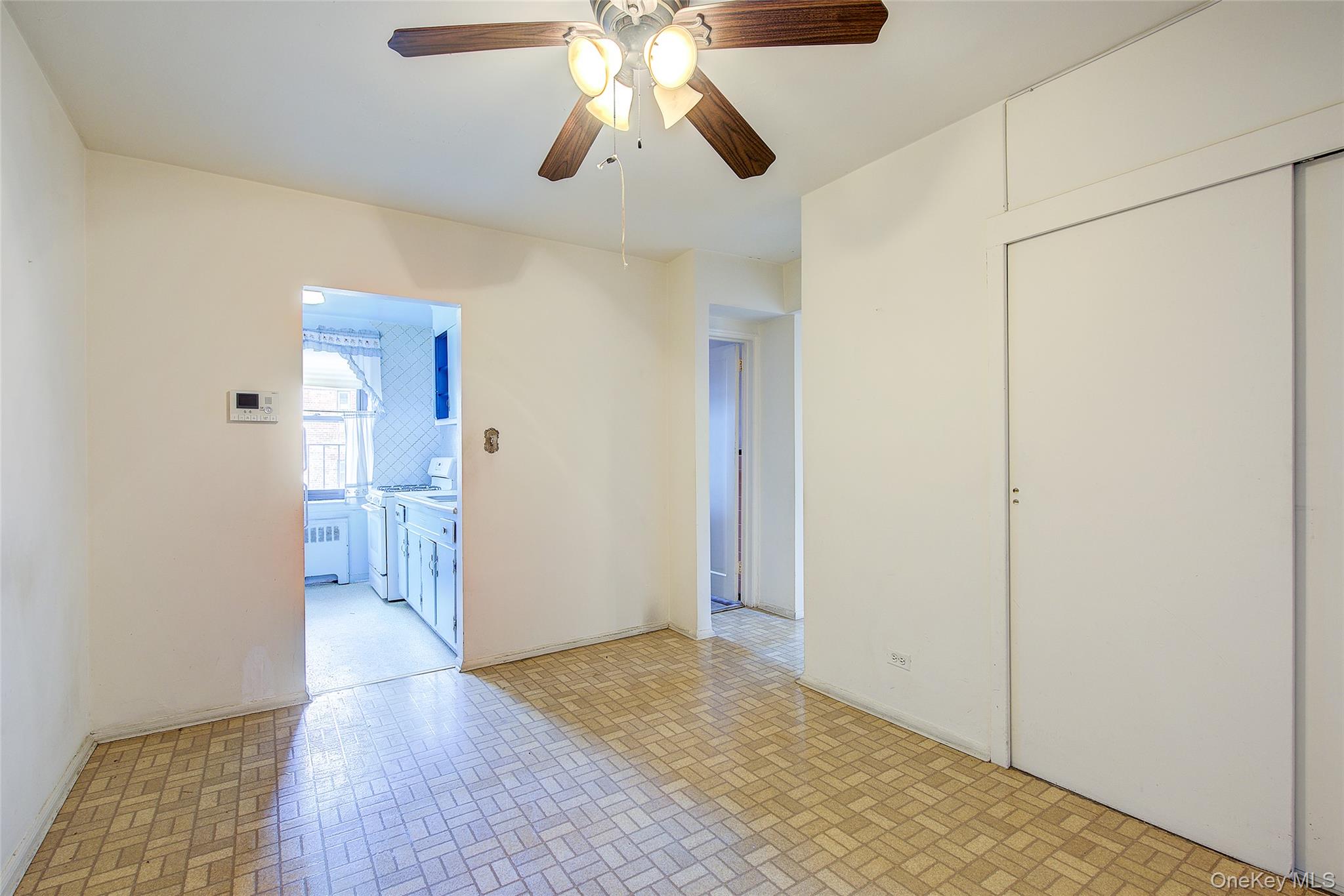 #4 photo, 32-43 91 Street, クイーンズ区 East Elmhurst , NY 11369