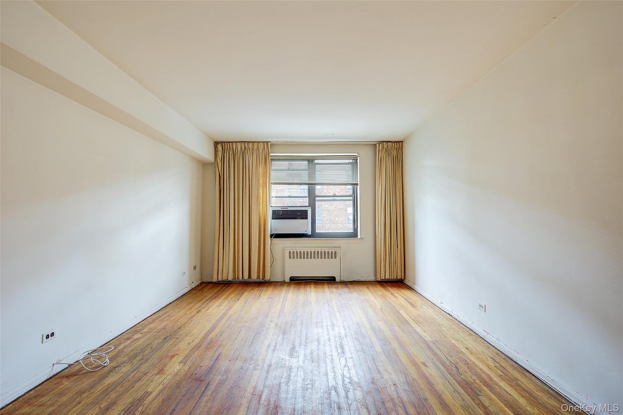 #8 photo, 32-43 91 Street, クイーンズ区 East Elmhurst , NY 11369