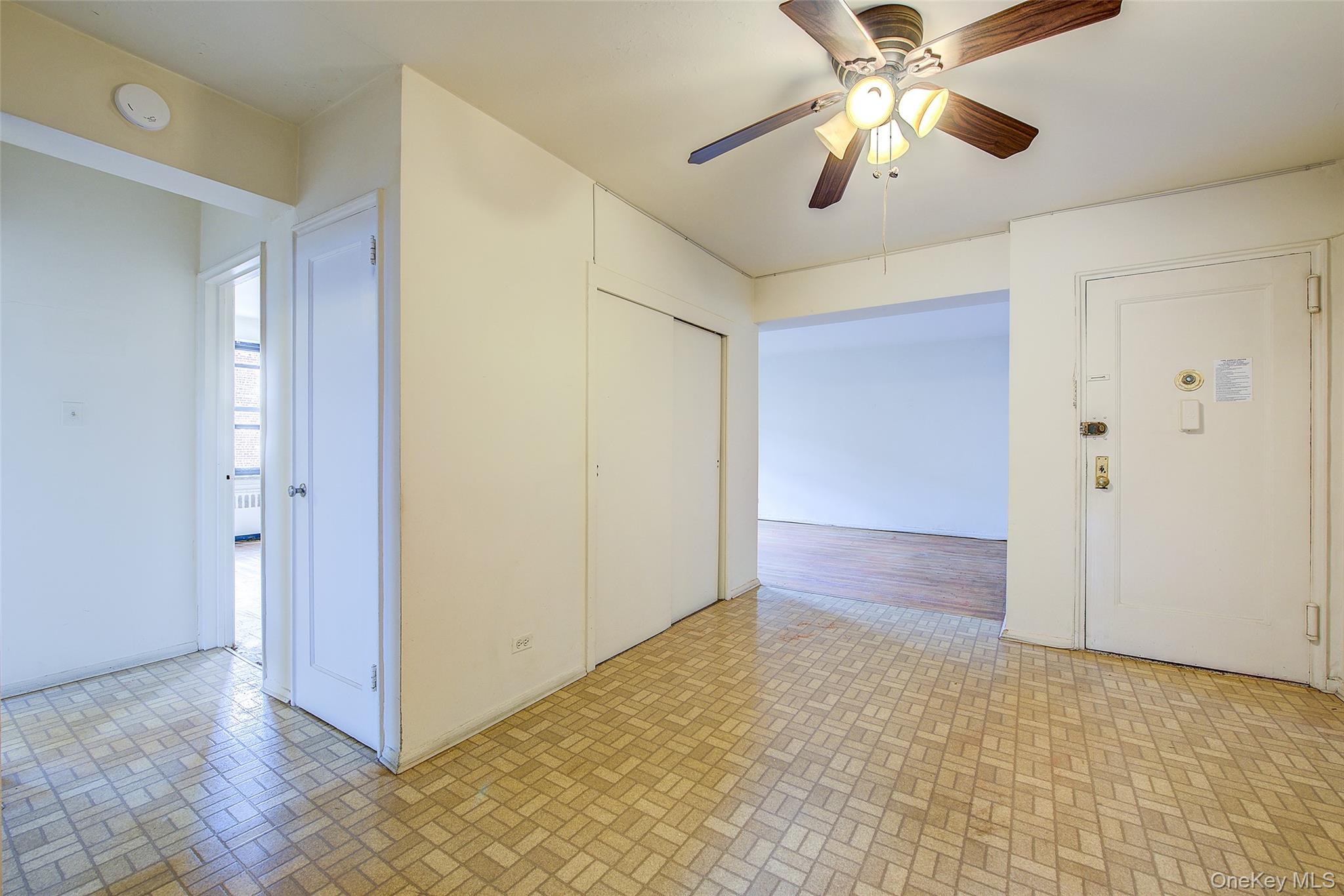 #9 photo, 32-43 91 Street, クイーンズ区 East Elmhurst , NY 11369