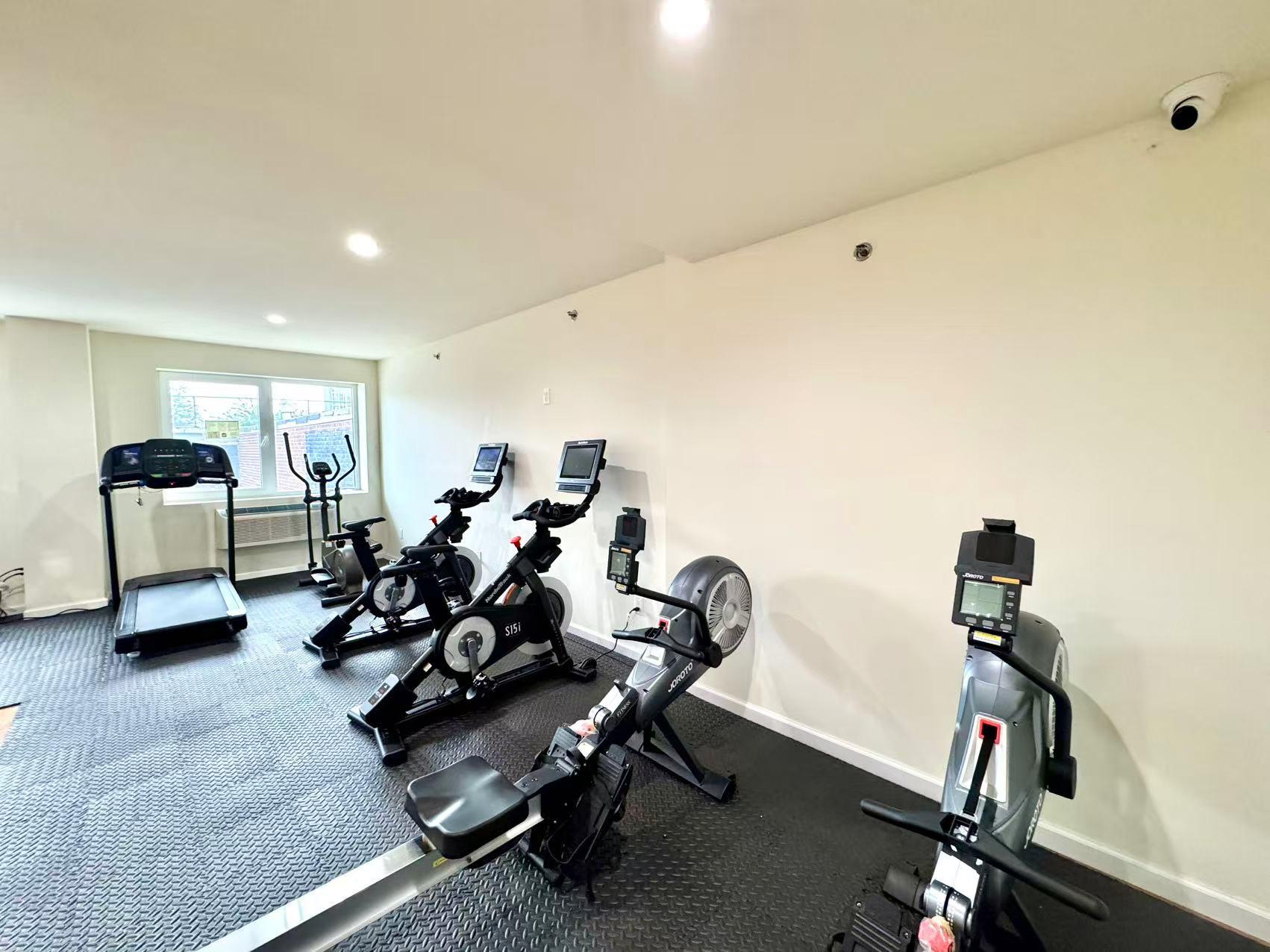 #18 photo, 91-23 Corona Avenue, クイーンズ区 Elmhurst , NY 11373