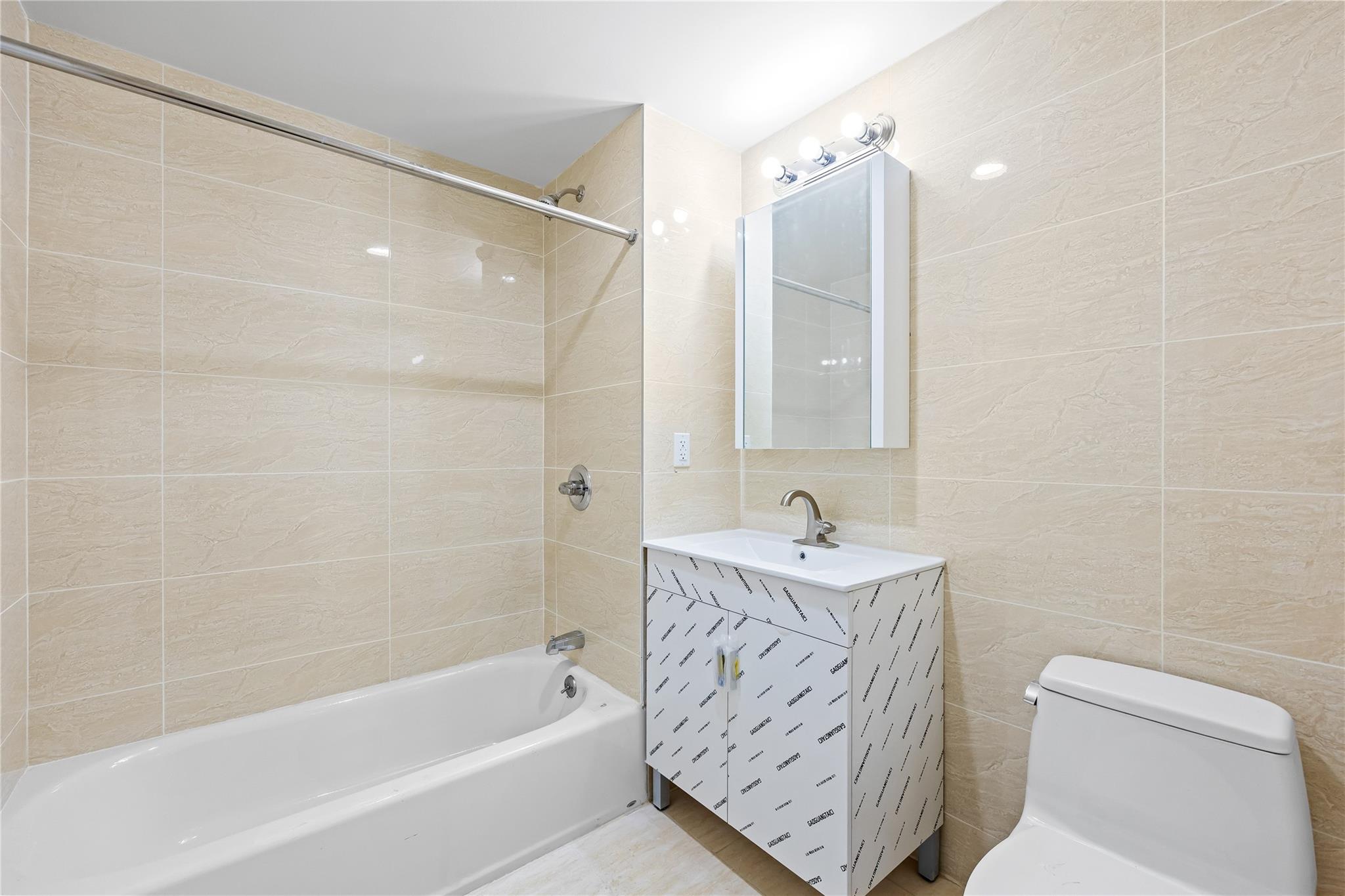 #11 photo, 91-23 Corona Avenue, クイーンズ区 Elmhurst , NY 11373