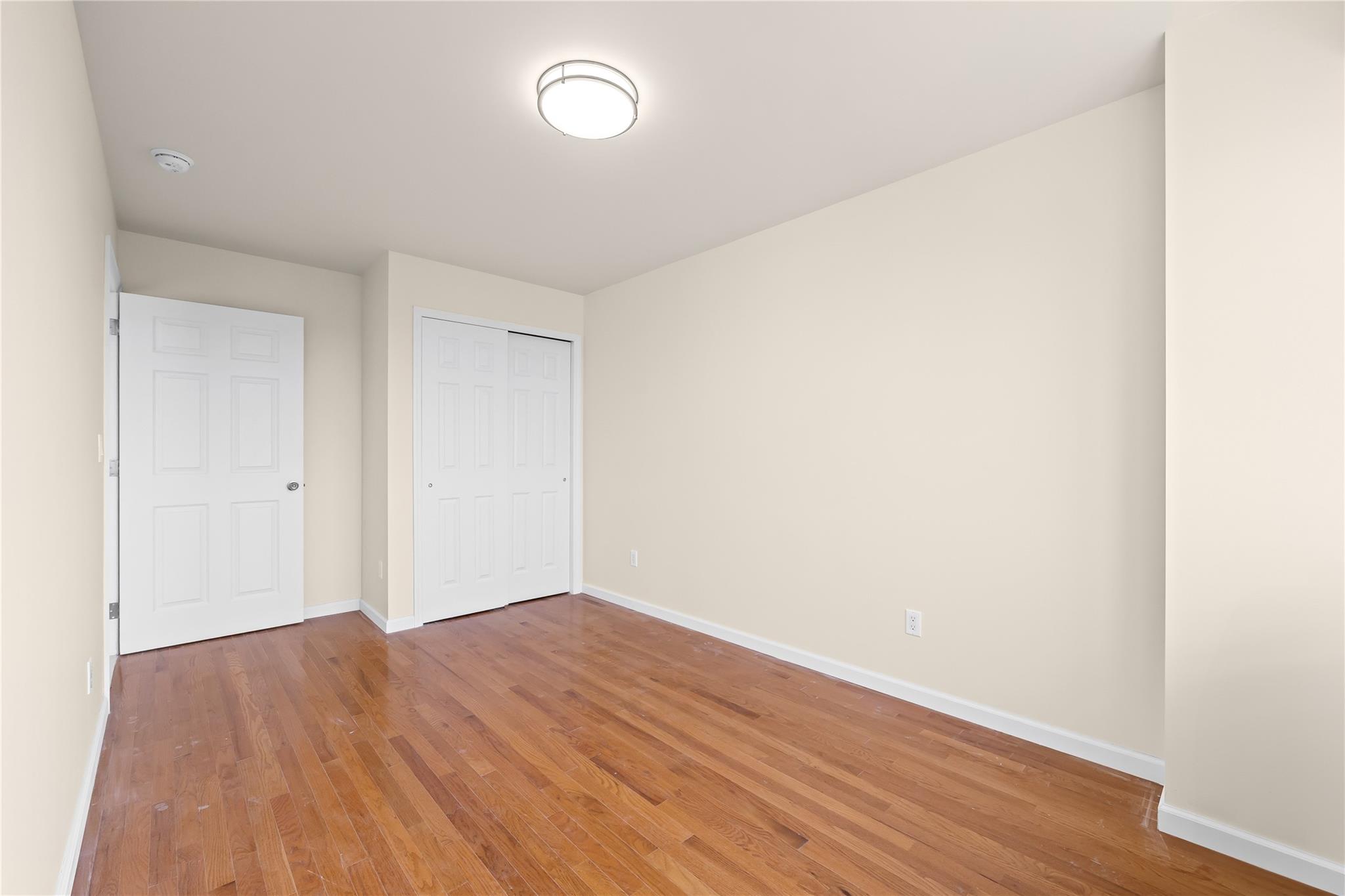 #13 photo, 91-23 Corona Avenue, クイーンズ区 Elmhurst , NY 11373