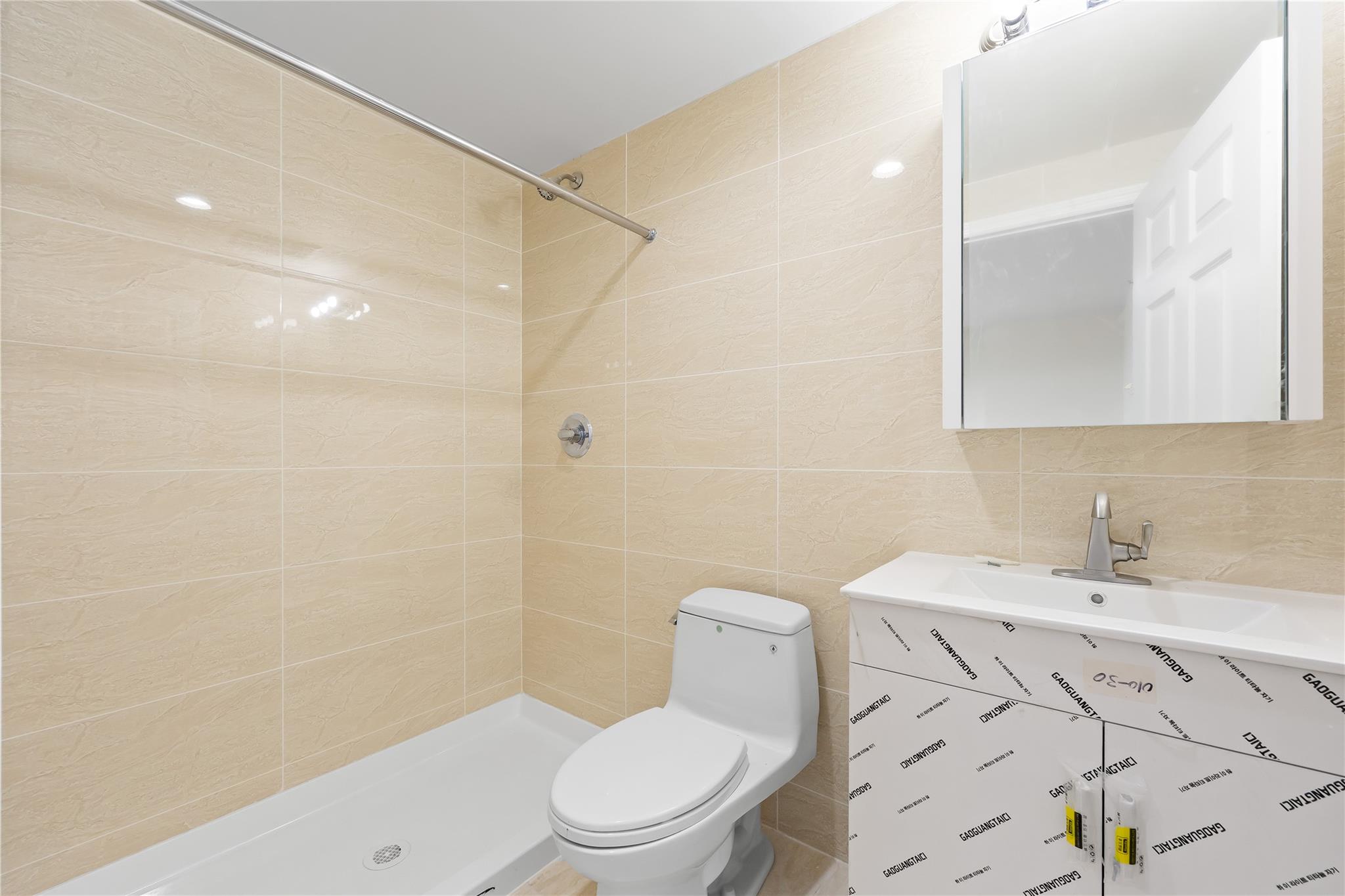 #16 photo, 91-23 Corona Avenue, クイーンズ区 Elmhurst , NY 11373