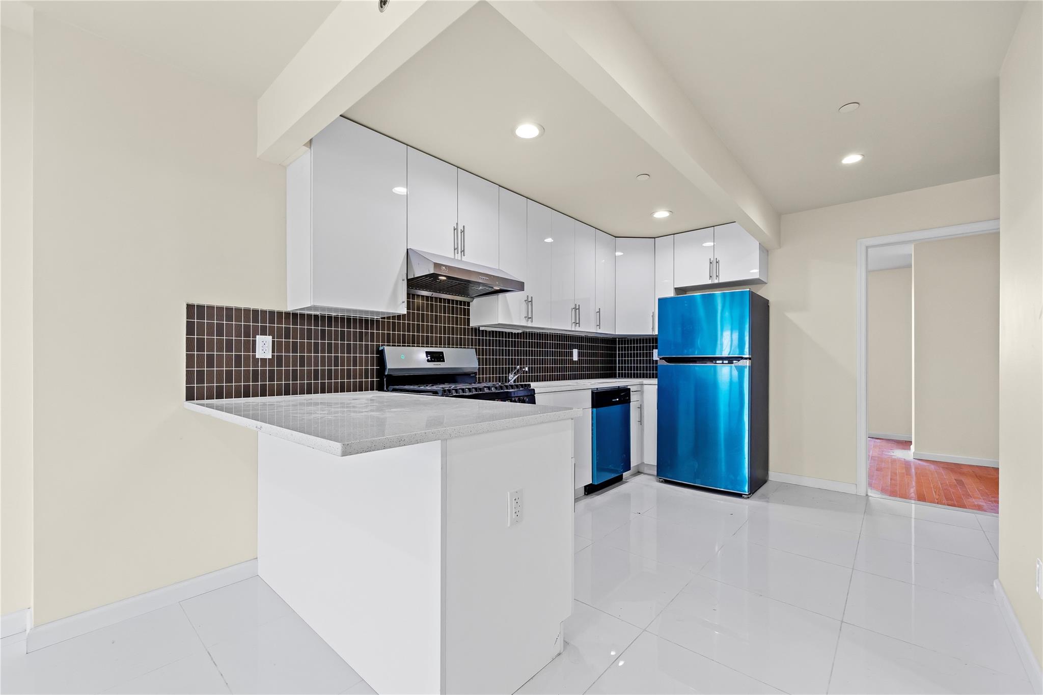 #6 photo, 91-23 Corona Avenue, クイーンズ区 Elmhurst , NY 11373