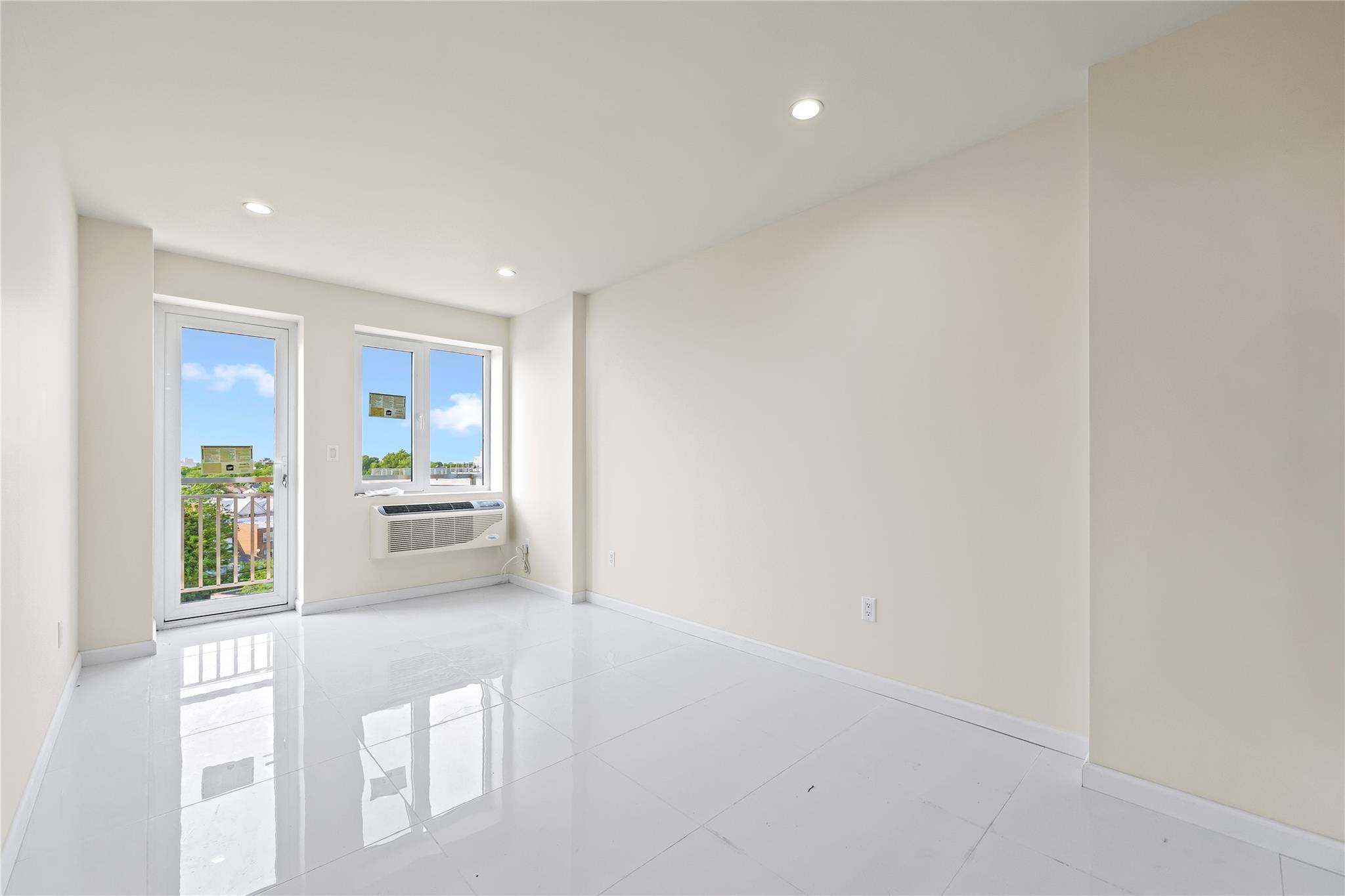 #7 photo, 91-23 Corona Avenue, クイーンズ区 Elmhurst , NY 11373