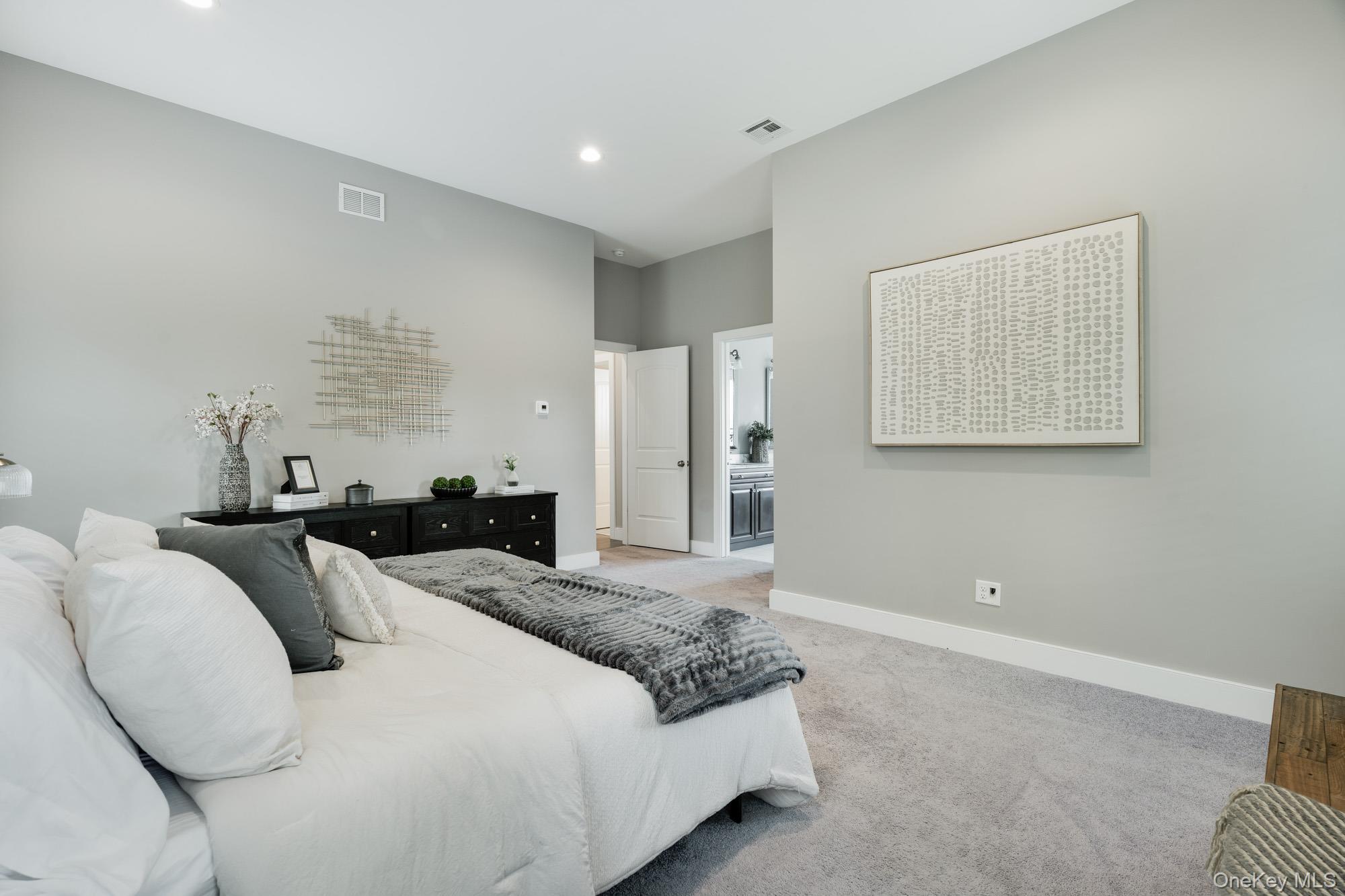 #15 photo, 35 Biltmore Drive, 紐約州 Hopewell Junction , NY 12533