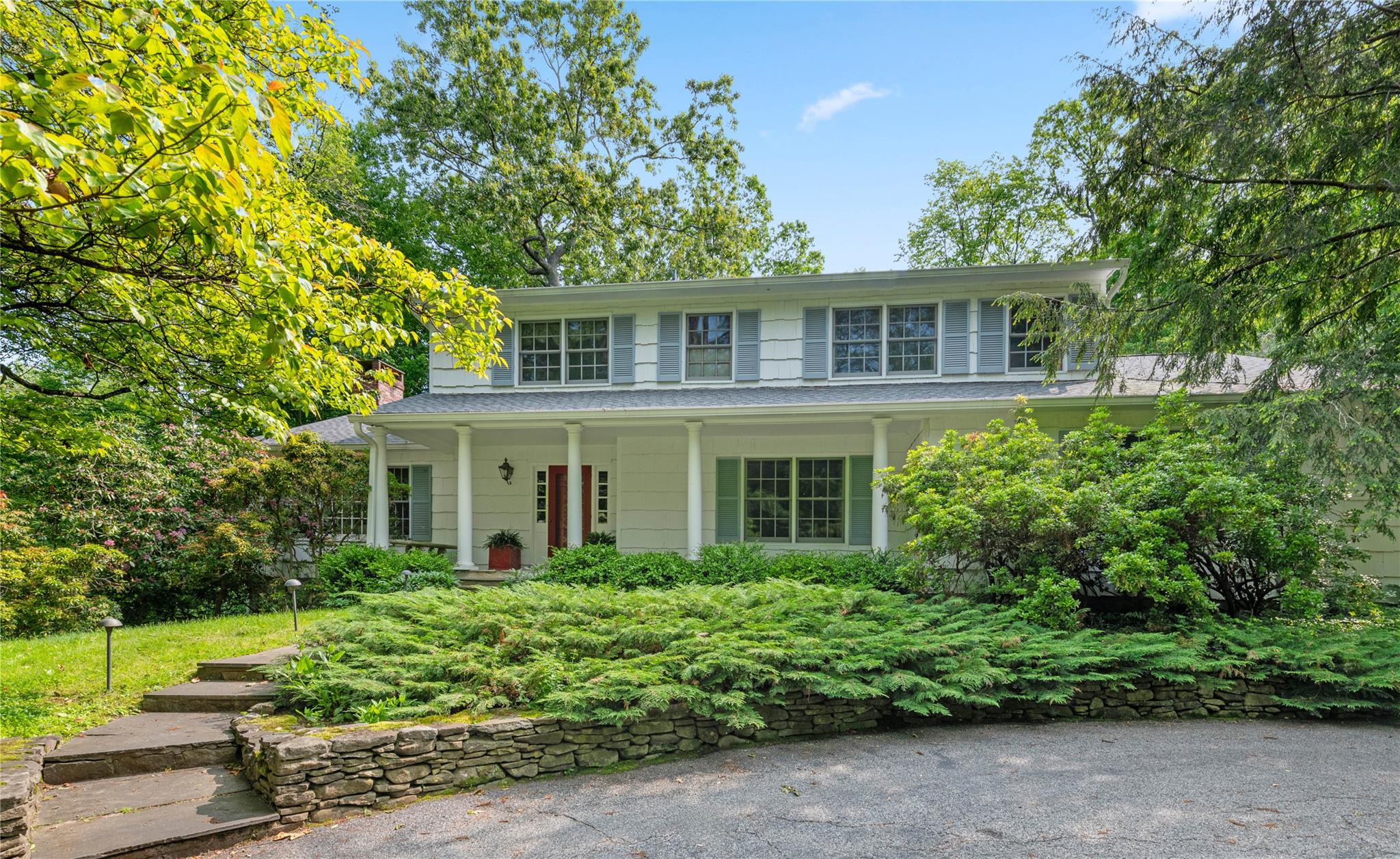 #1 photo, 4 Brook Farm Circle, Bedford , NY 10506