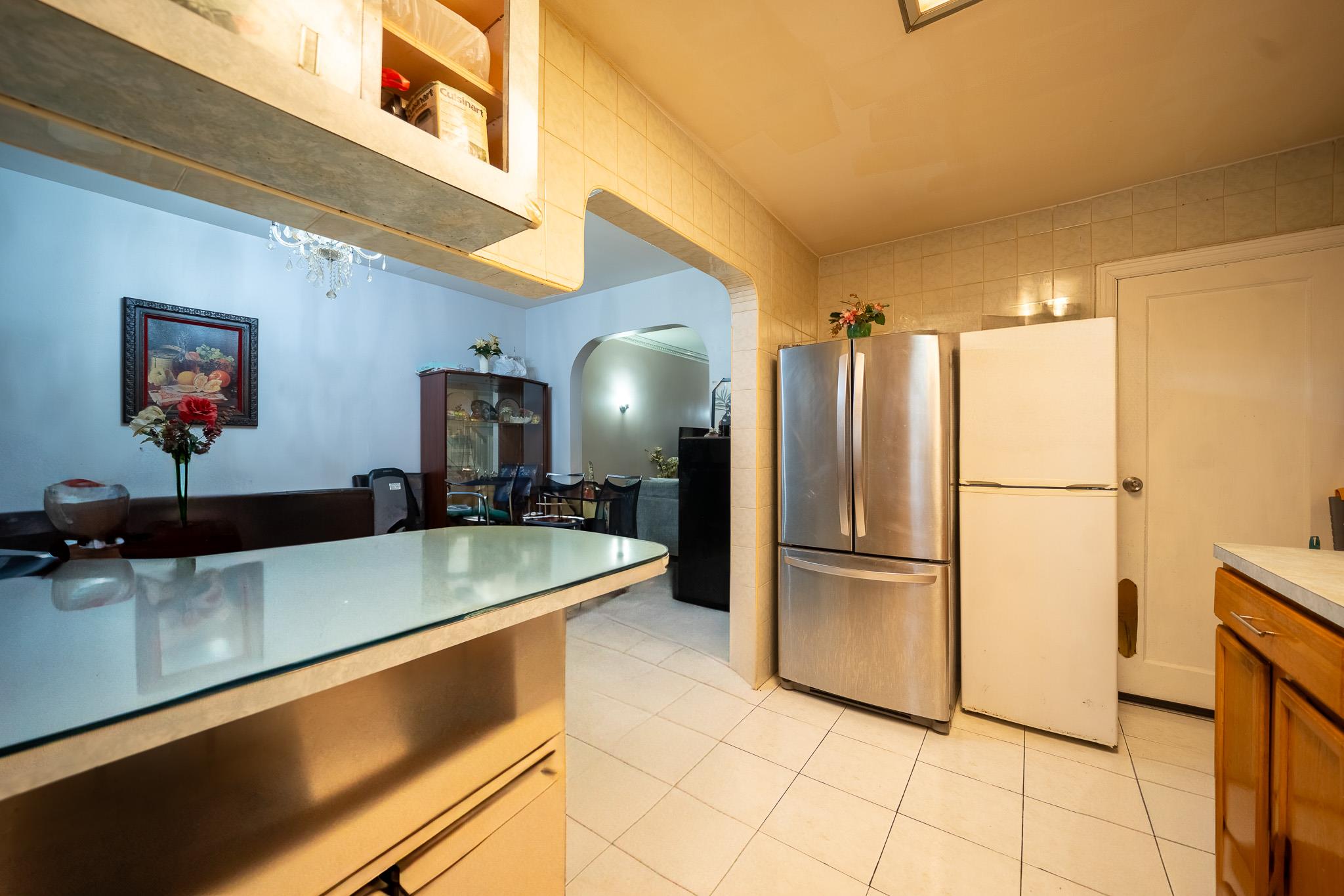 #15 photo, 32-23 76th Street, クイーンズ区 East Elmhurst , NY 11370