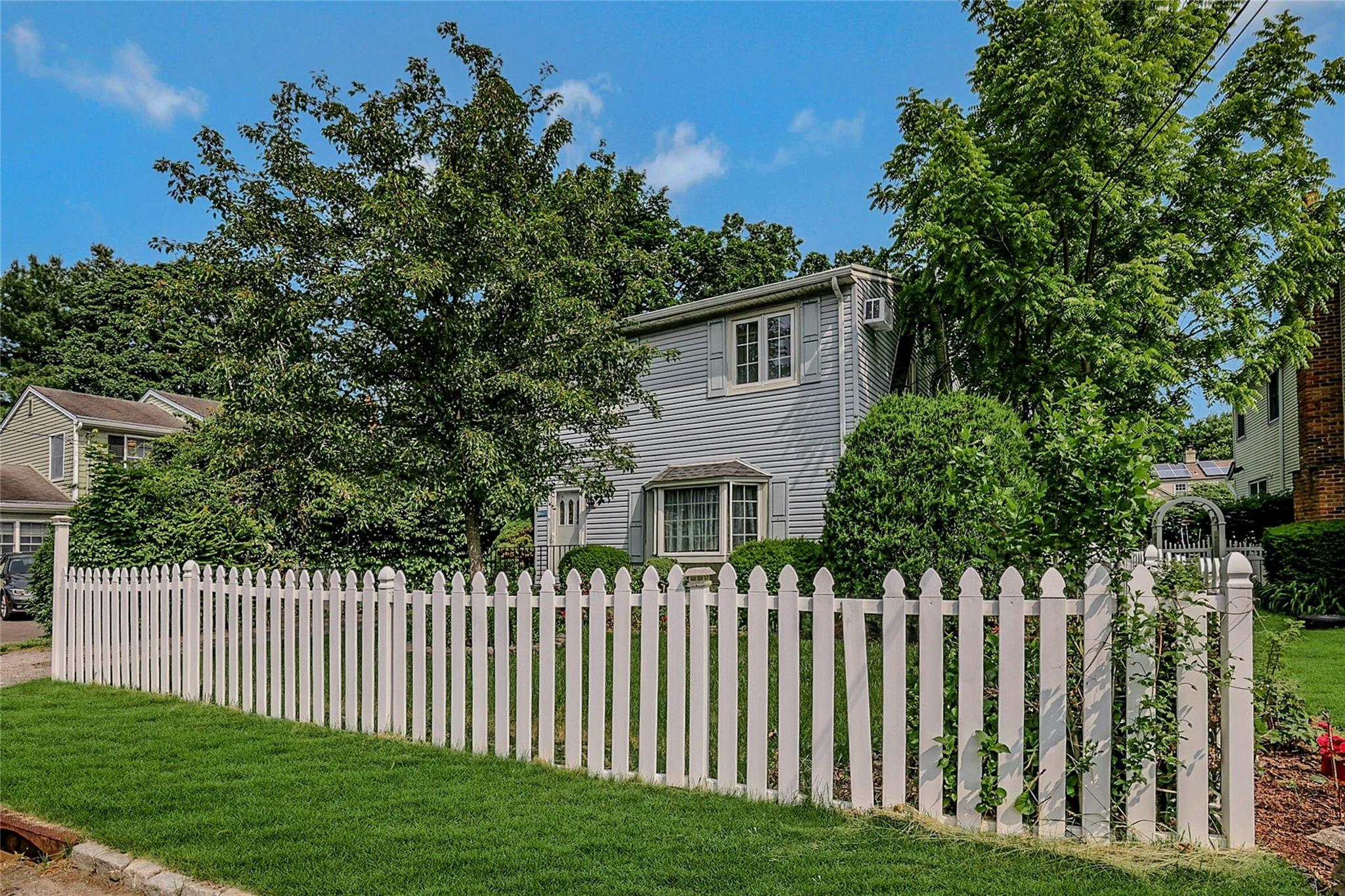 #2 photo, 20 Baylis Place, ナッソー郡 Syosset , NY 11791