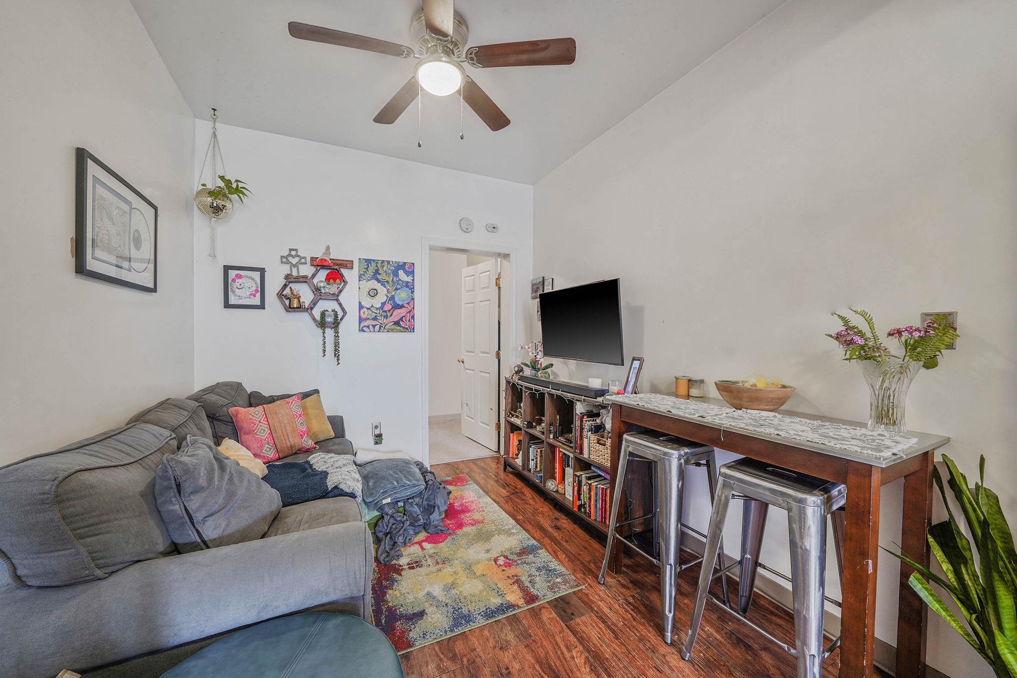 #17 photo, 3063 14th Street, クイーンズ区 Astoria , NY 11102