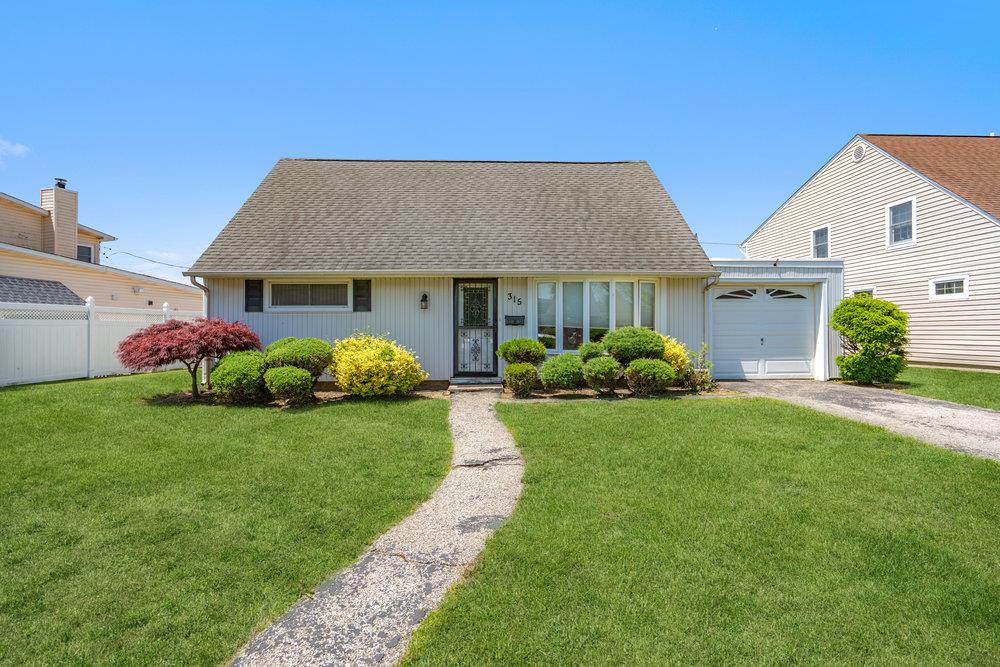 #1 photo, 315 Fern Place, Bethpage , NY 11714