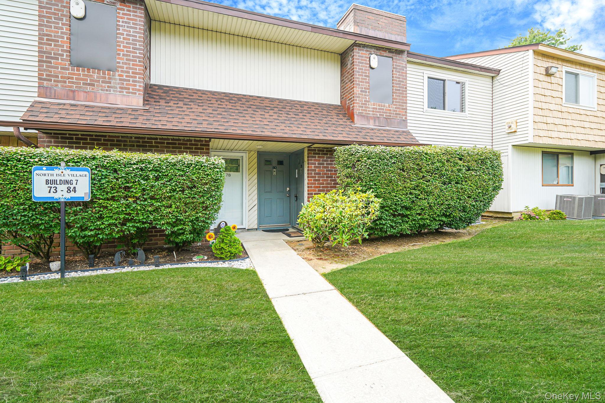 #2 photo, 79 Pointe Circle, サフォーク郡 Coram , NY 11727