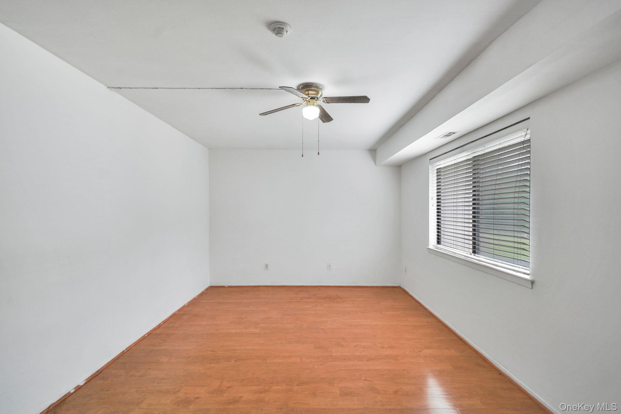 #4 photo, 79 Pointe Circle, サフォーク郡 Coram , NY 11727