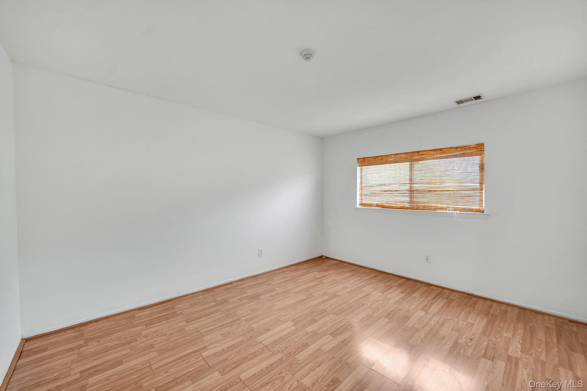 #9 photo, 79 Pointe Circle, サフォーク郡 Coram , NY 11727