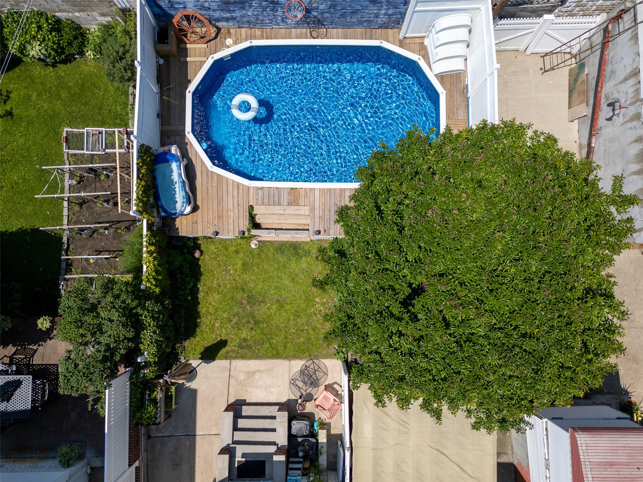 #17 photo, 21-38 73rd Street, クイーンズ区 Astoria , NY 11370