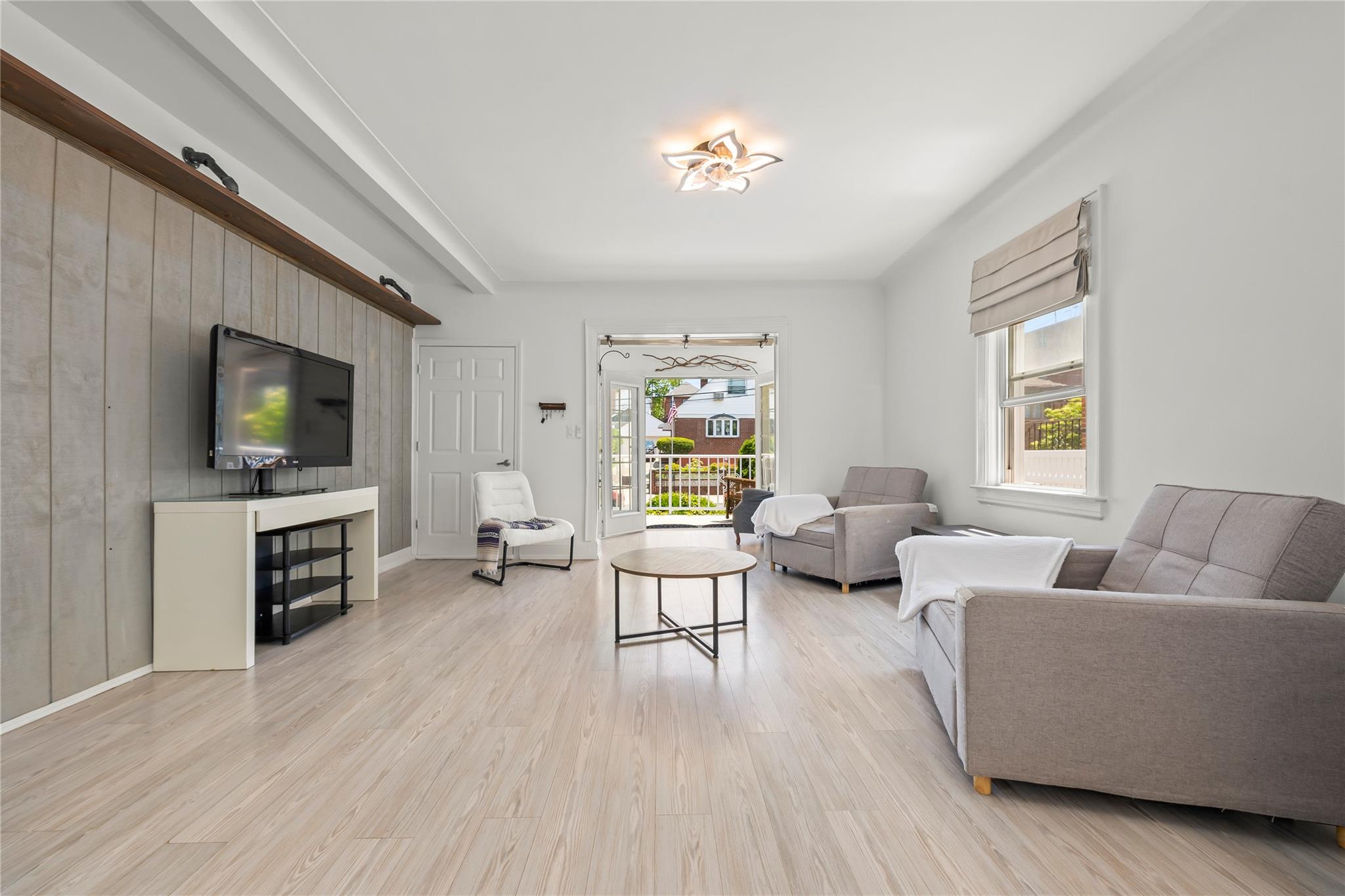 #3 photo, 21-38 73rd Street, クイーンズ区 Astoria , NY 11370