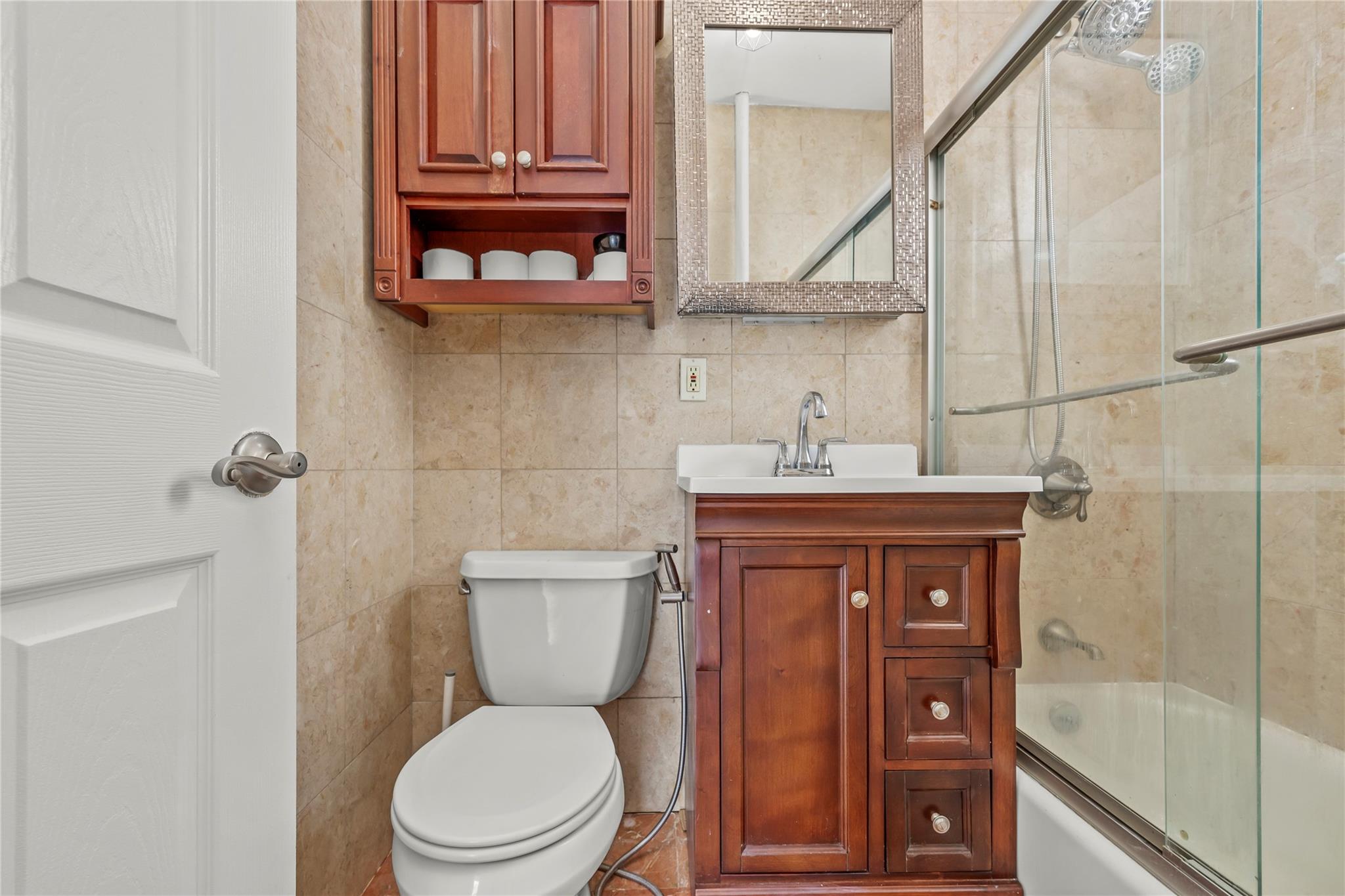 #6 photo, 21-38 73rd Street, クイーンズ区 Astoria , NY 11370