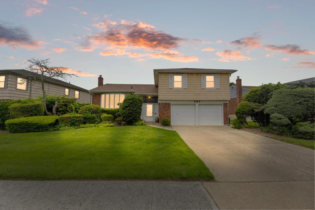 #1 photo, 797 Caldwell Avenue, ناسو North Woodmere , NY 11581