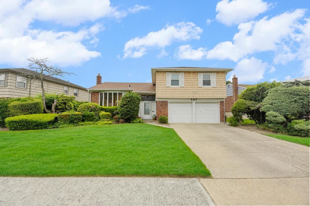 #2 photo, 797 Caldwell Avenue, ナッソー郡 North Woodmere , NY 11581