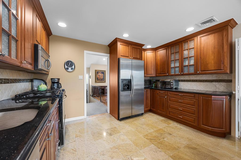 #20 photo, 797 Caldwell Avenue, ナッソー郡 North Woodmere , NY 11581