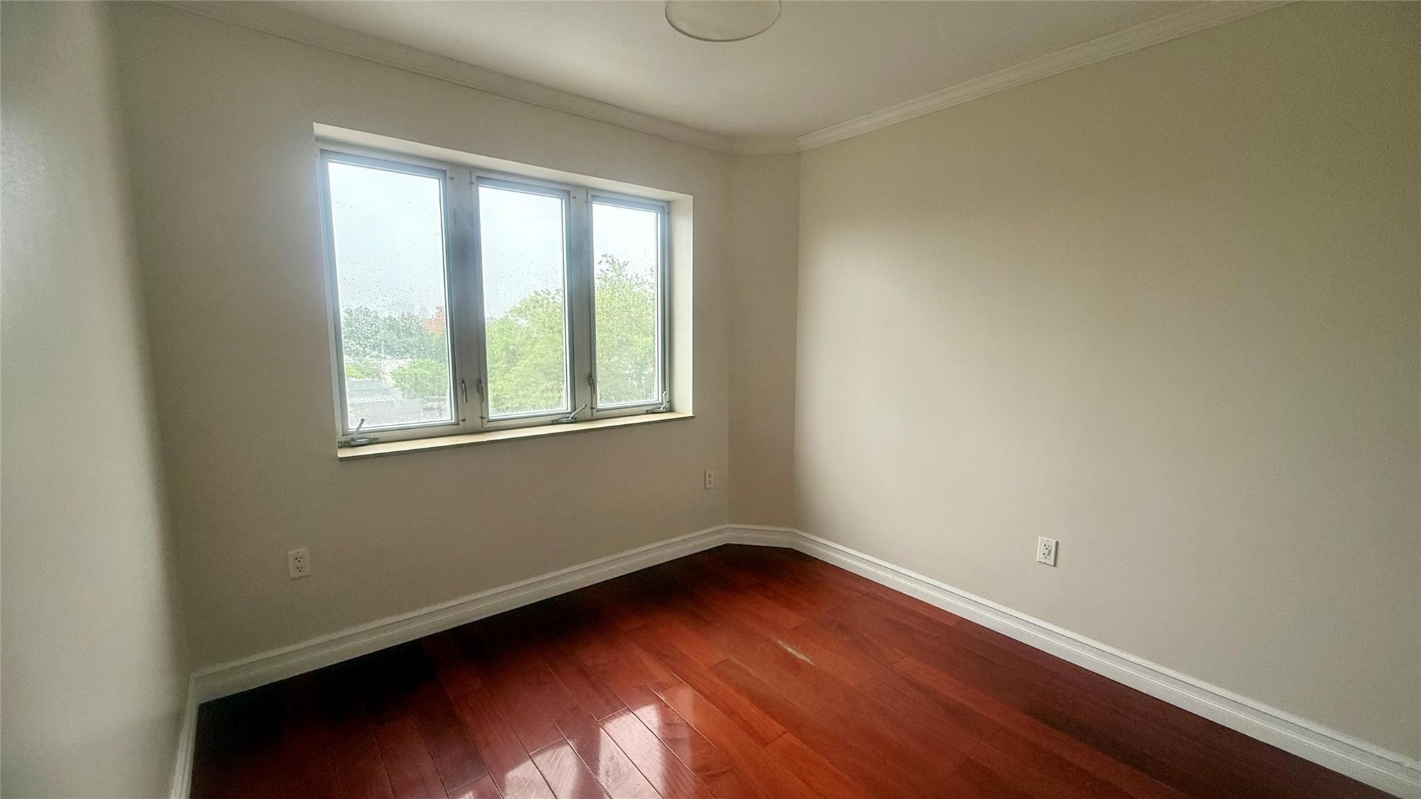 #7 photo, 8510 Elmhurst Avenue, クイーンズ区 Elmhurst , NY 11373