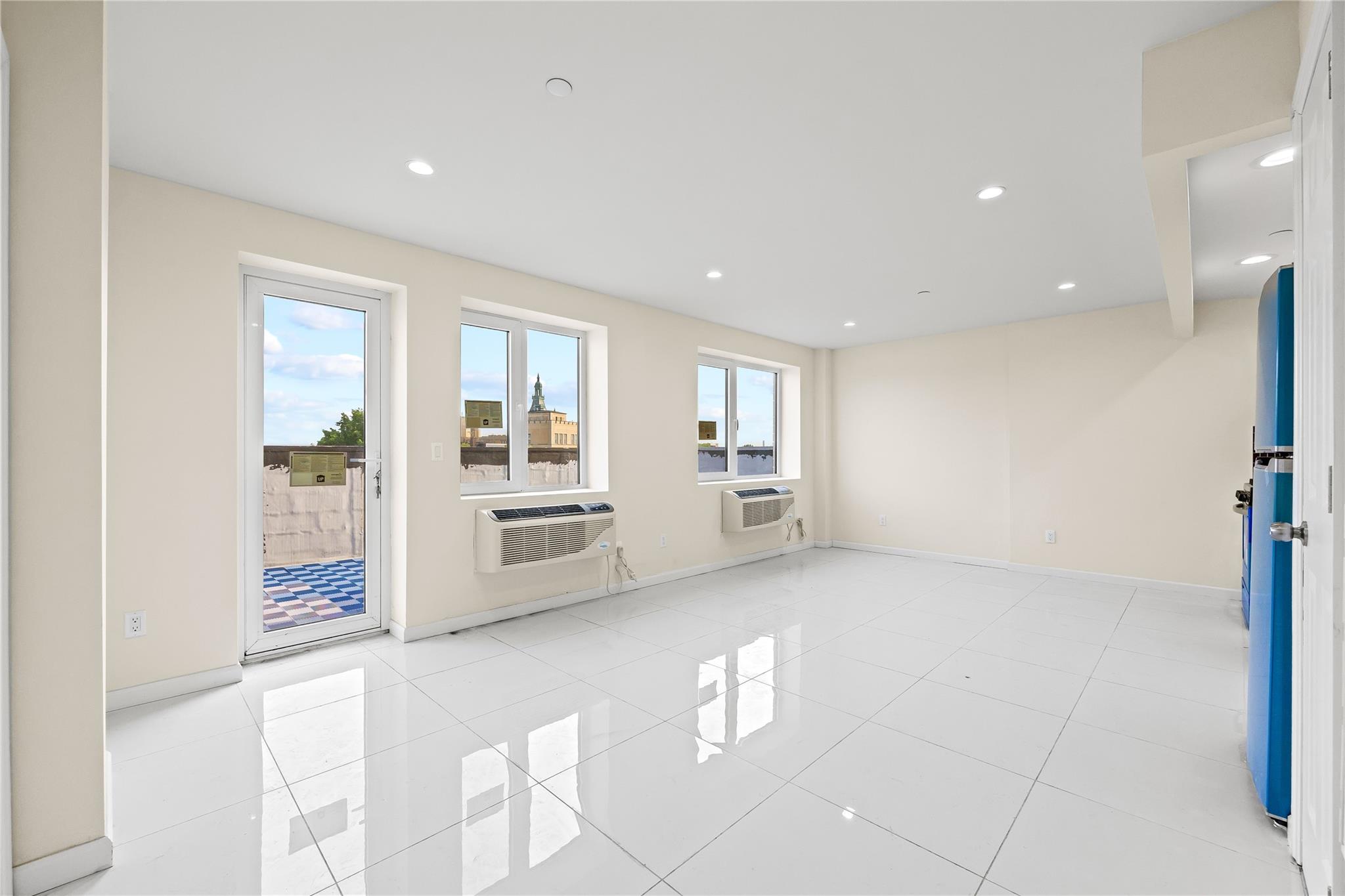 #3 photo, 91-23 Corona Avenue, クイーンズ区 Elmhurst , NY 11373