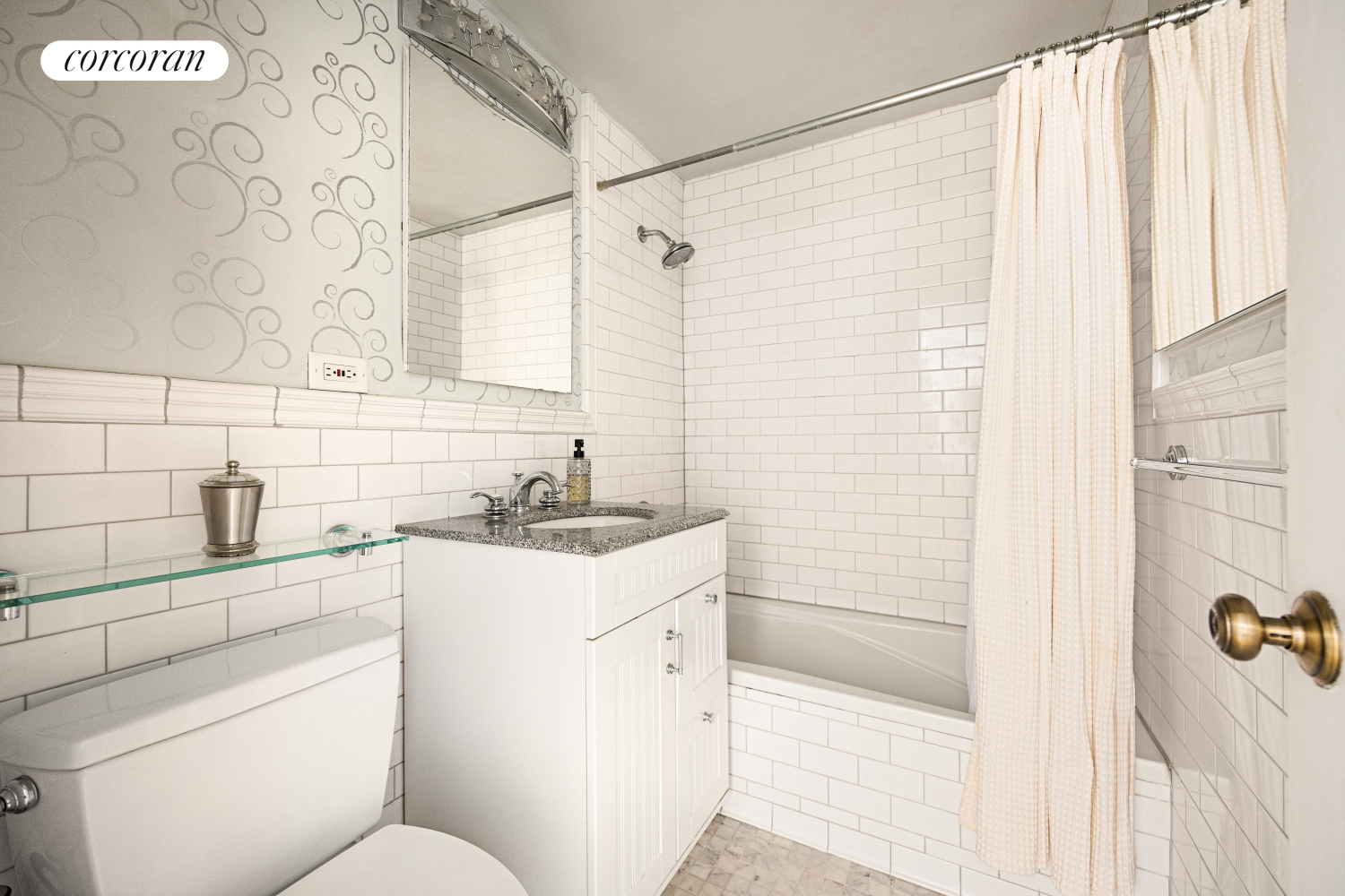 #9 photo, 252 W 21ST Street, マンハッタン Chelsea , NY 10011