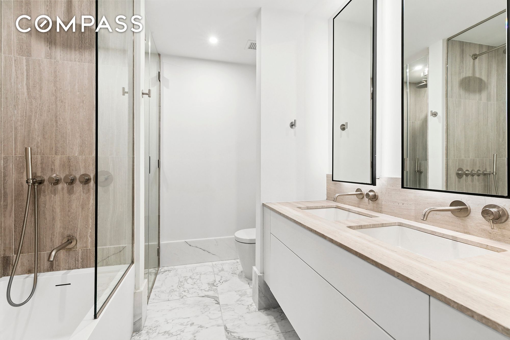 #13 photo, 429 Kent Avenue, ブルックリン区 Williamsburg , NY 11249