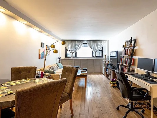 #4 photo, 335 E 51st Street, マンハッタン Turtle Bay , NY 10022