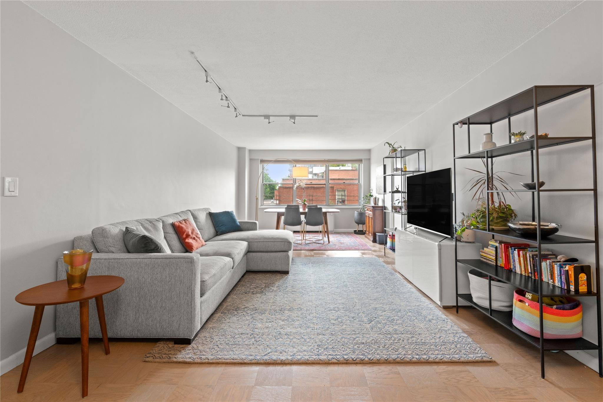 #1 photo, 70-31 108 Street, 皇后區 森林小丘 Forest Hills , NY 11375