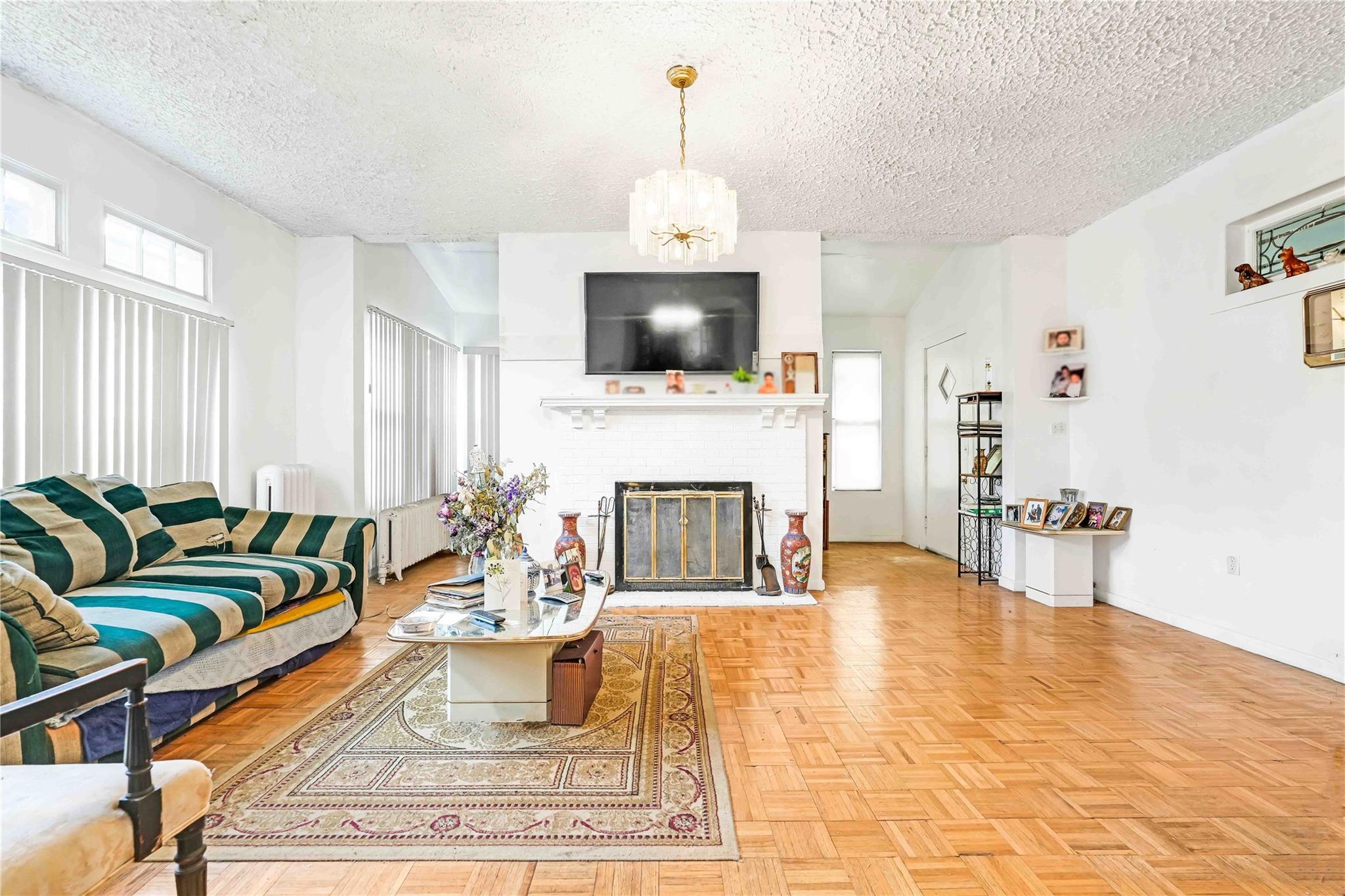 #5 photo, 11480 178th Place, クイーンズ区 Addisleigh Park , NY 11434