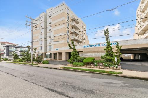 #1 photo, 440 W Broadway, Long Beach , NY 11561
