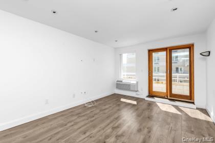 #10 photo, 440 W Broadway, ナッソー郡 Long Beach , NY 11561