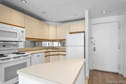 #6 photo, 440 W Broadway, ナッソー郡 Long Beach , NY 11561