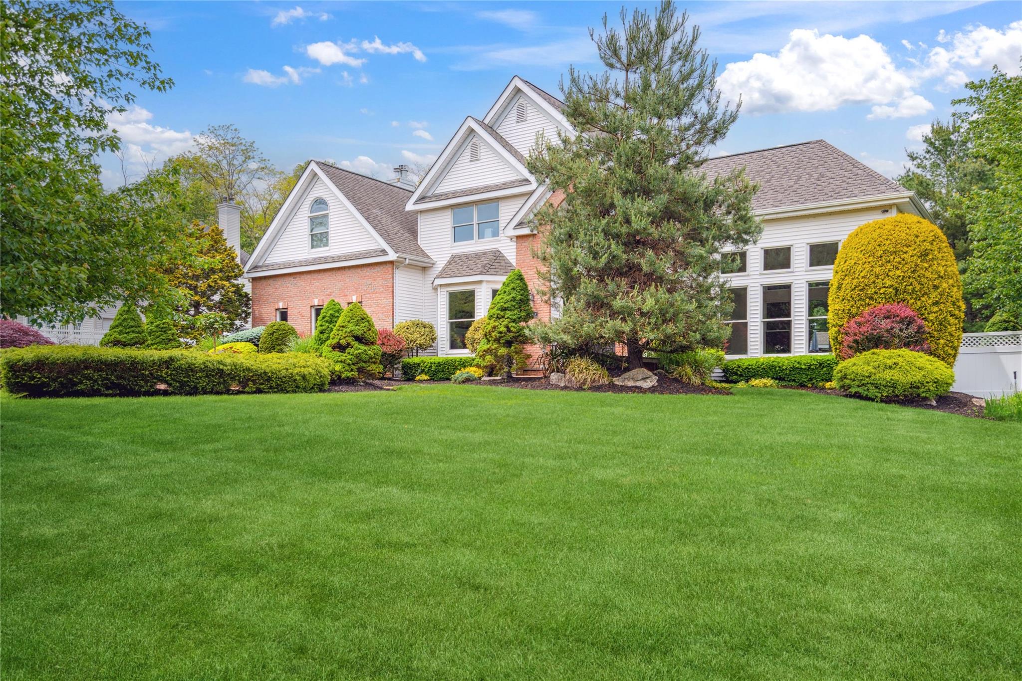#1 photo, 3 Sugar Maple Court, Dix Hills , NY 11746
