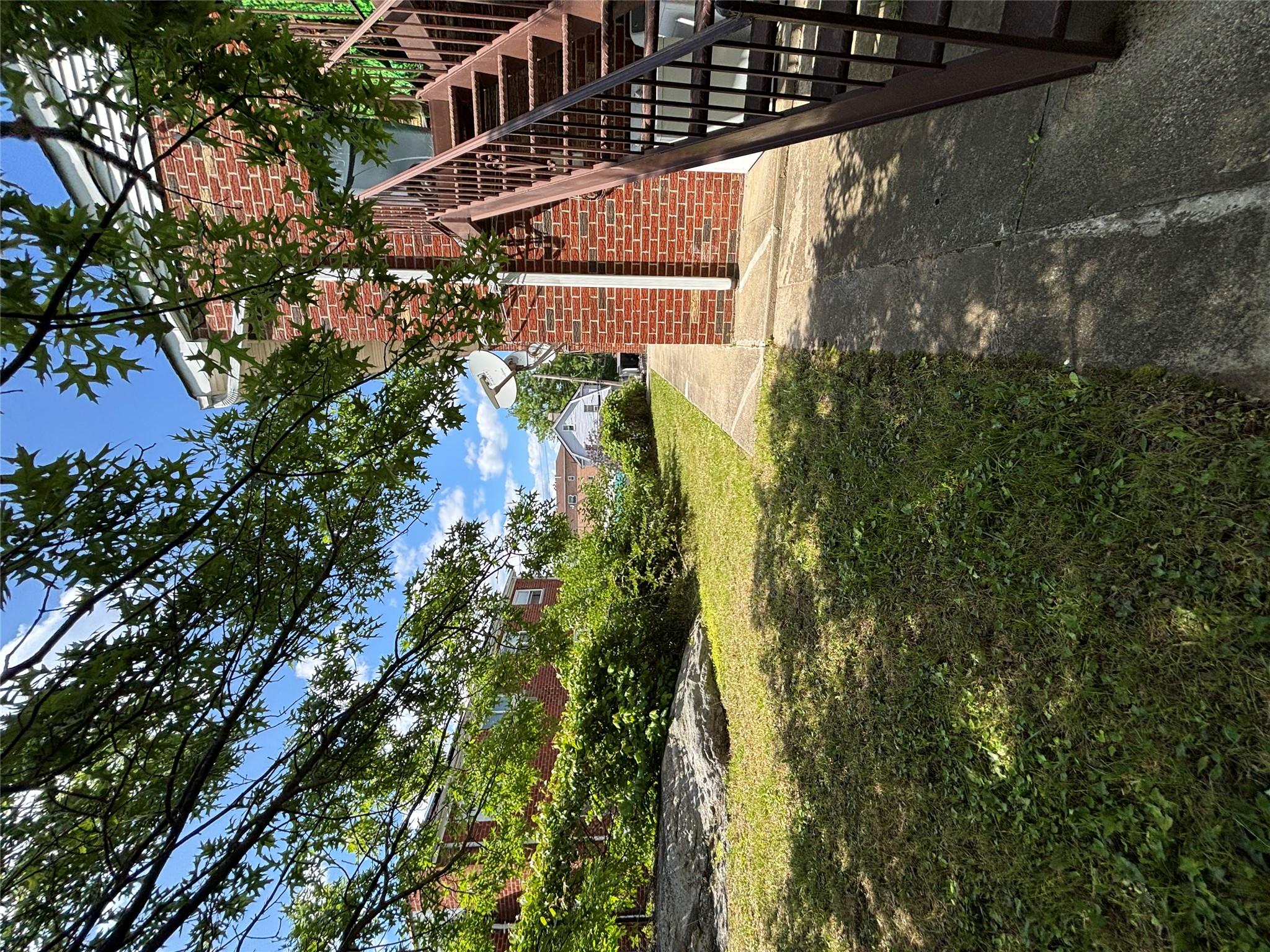 #10 photo, 2110 Light Street, برونكس Bronx , NY 10466