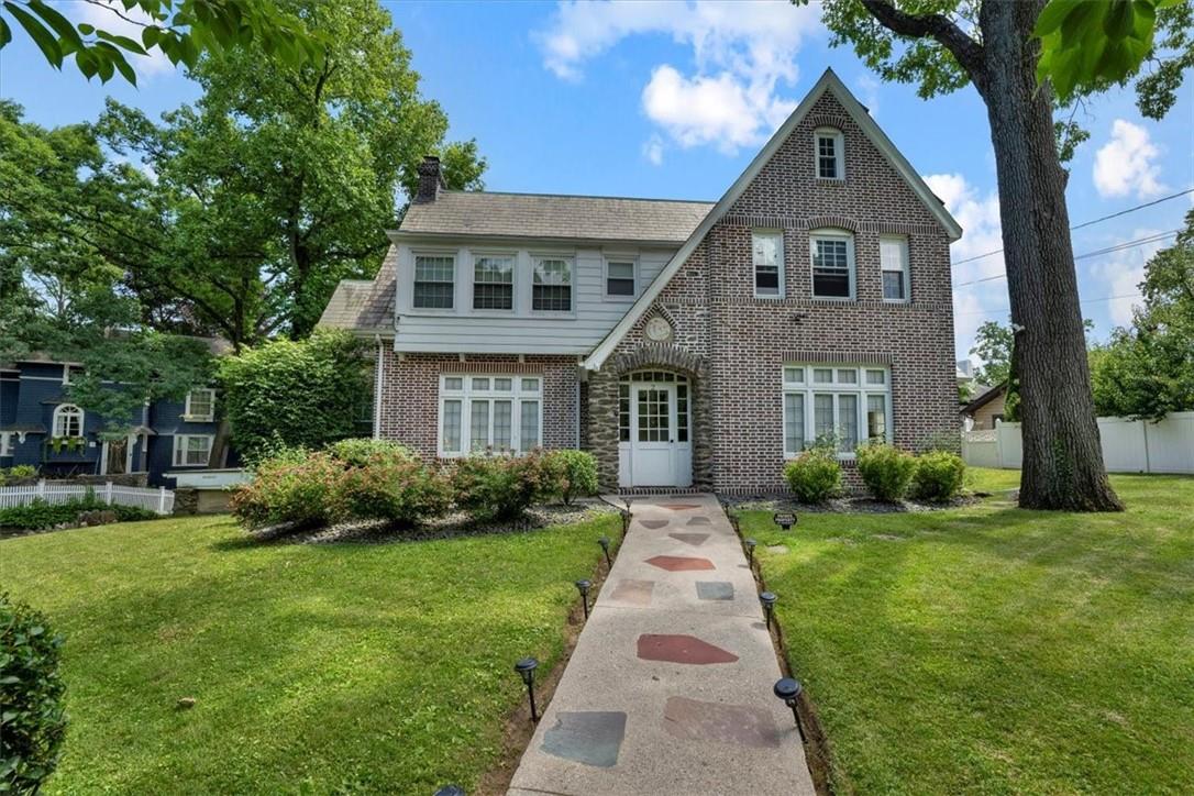 #1 photo, 2 Rockland Avenue, Yonkers , NY 10705