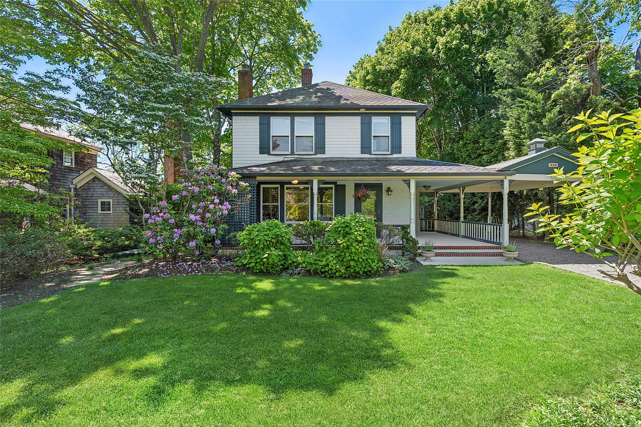 #1 photo, 910 New Suffolk Avenue, Mattituck , NY 11952